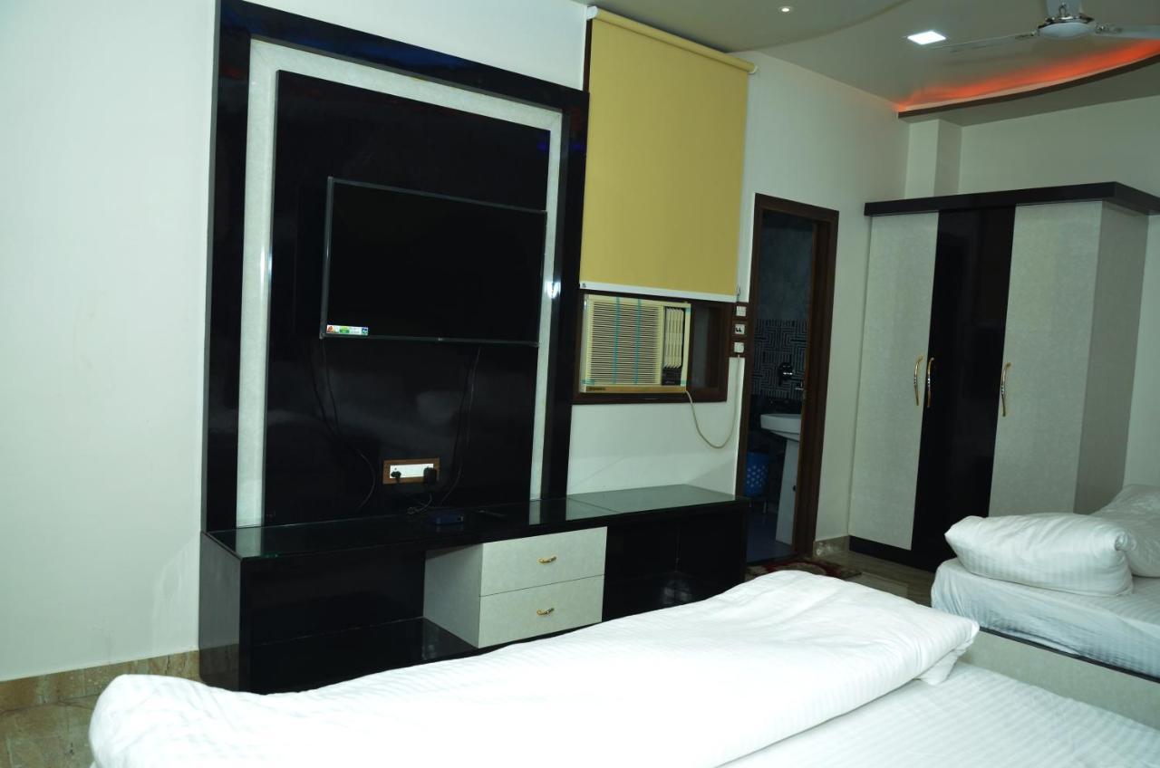 Hotel Paradise Inn Auraiya Екстер'єр фото