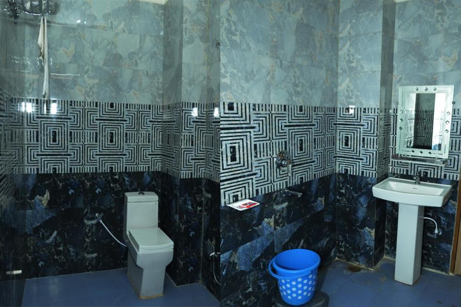 Hotel Paradise Inn Auraiya Екстер'єр фото