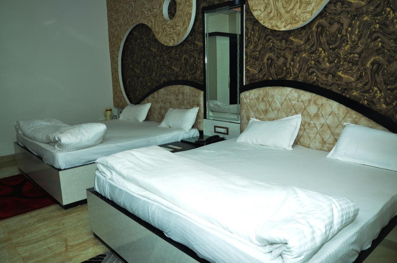 Hotel Paradise Inn Auraiya Екстер'єр фото